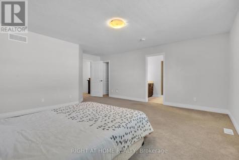 321 Carriage Way Waterloo ON N2K 0C2