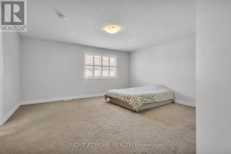 321 Carriage Way Waterloo ON N2K 0C2