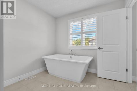 321 Carriage Way Waterloo ON N2K 0C2