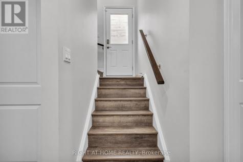 321 Carriage Way Waterloo ON N2K 0C2