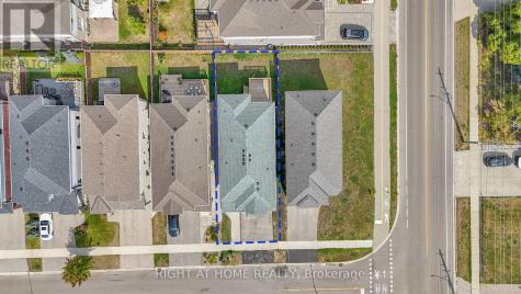 321 Carriage Way Waterloo ON N2K 0C2