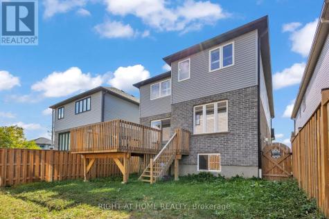 321 Carriage Way Waterloo ON N2K 0C2