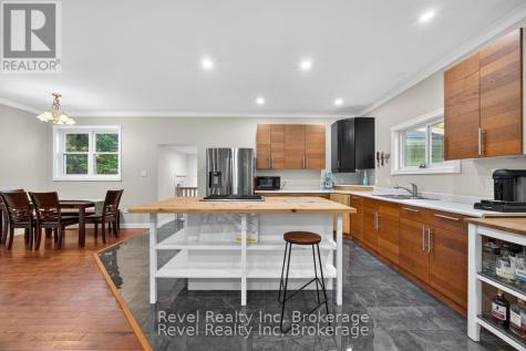 683 Lafontaine Road West Tiny ON L9M 0L6