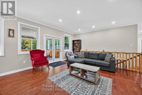 683 Lafontaine Road West Tiny ON L9M 0L6