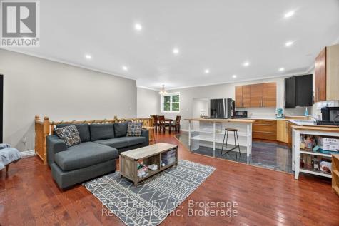 683 Lafontaine Road West Tiny ON L9M 0L6