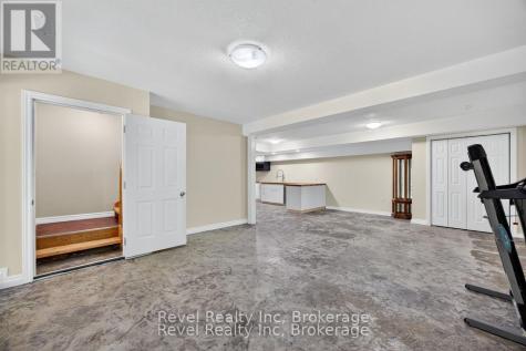 683 Lafontaine Road West Tiny ON L9M 0L6