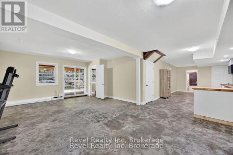 683 Lafontaine Road West Tiny ON L9M 0L6