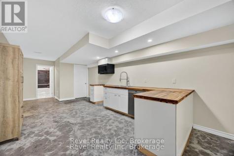683 Lafontaine Road West Tiny ON L9M 0L6