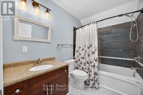 683 Lafontaine Road West Tiny ON L9M 0L6