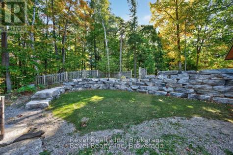 683 Lafontaine Road West Tiny ON L9M 0L6