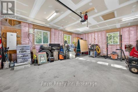 683 Lafontaine Road West Tiny ON L9M 0L6