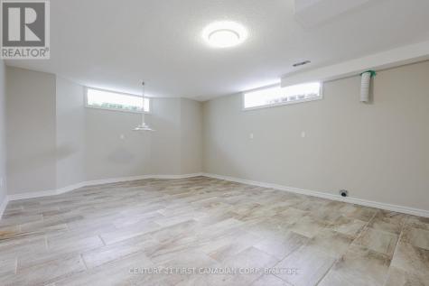 3480 Cuddy Drive Adelaide Metcalfe ON N7G 3H6