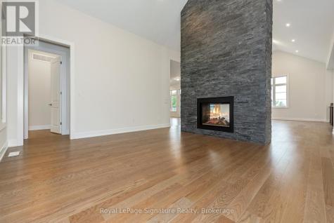 124 Dorothy Drive Blue Mountains ON N0H 1J0