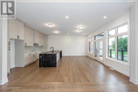 124 Dorothy Drive Blue Mountains ON N0H 1J0