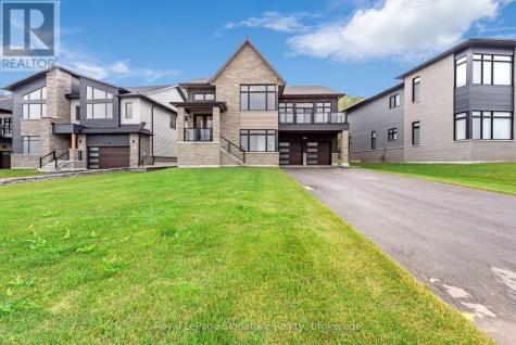 124 Dorothy Drive Blue Mountains ON N0H 1J0