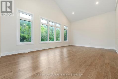 124 Dorothy Drive Blue Mountains ON N0H 1J0