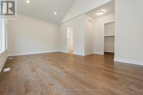 124 Dorothy Drive Blue Mountains ON N0H 1J0