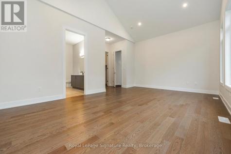 124 Dorothy Drive Blue Mountains ON N0H 1J0
