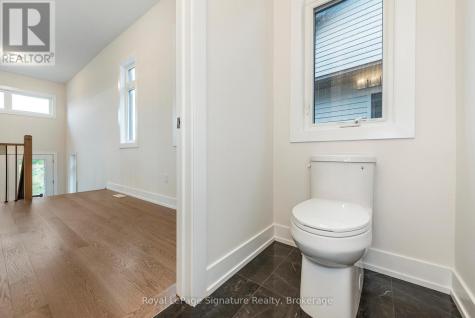 124 Dorothy Drive Blue Mountains ON N0H 1J0