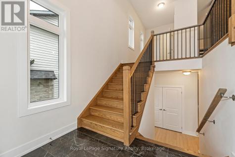 124 Dorothy Drive Blue Mountains ON N0H 1J0
