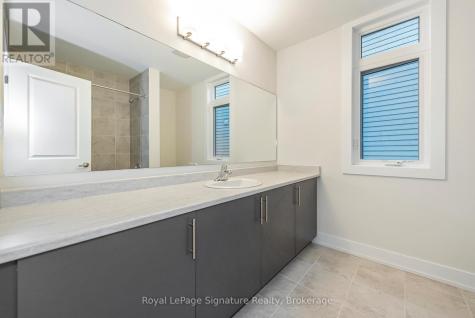 124 Dorothy Drive Blue Mountains ON N0H 1J0