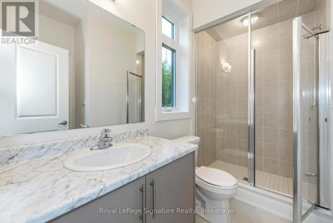 124 Dorothy Drive Blue Mountains ON N0H 1J0