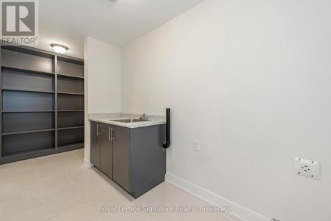 124 Dorothy Drive Blue Mountains ON N0H 1J0