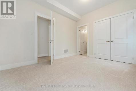 124 Dorothy Drive Blue Mountains ON N0H 1J0