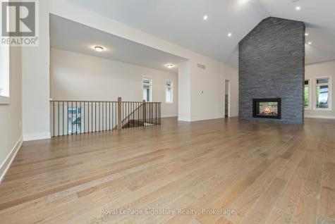 124 Dorothy Drive Blue Mountains ON N0H 1J0