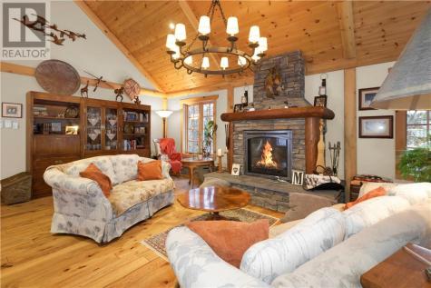 28 Beaver Pond Road Elliot Lake ON P5A 2J7