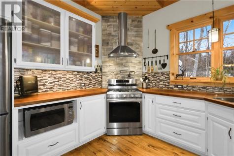 28 Beaver Pond Road Elliot Lake ON P5A 2J7