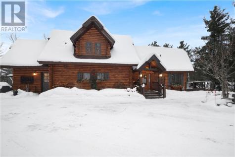 28 Beaver Pond Road Elliot Lake ON P5A 2J7