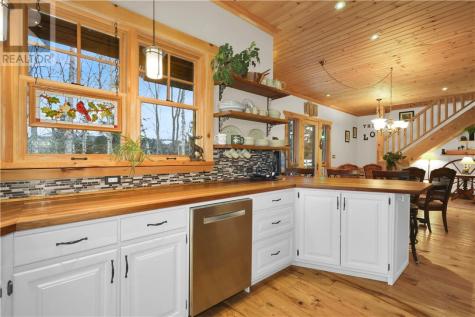 28 Beaver Pond Road Elliot Lake ON P5A 2J7