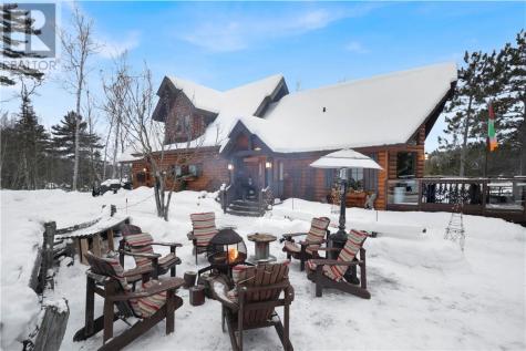 28 Beaver Pond Road Elliot Lake ON P5A 2J7