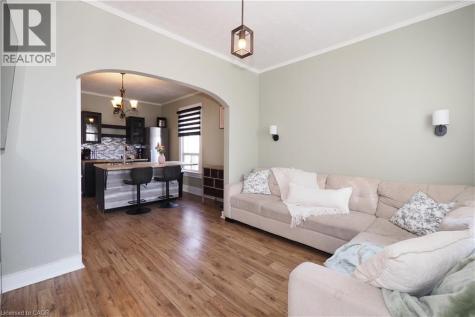 19 Paisley Heights Cambridge ON N1R 1B4