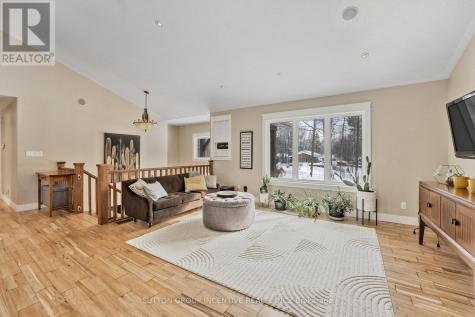 48 Tall Pines Drive Tiny ON L9M 0H4