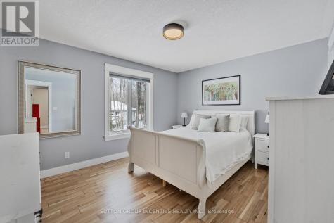48 Tall Pines Drive Tiny ON L9M 0H4