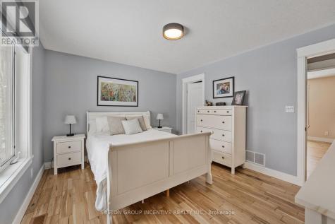 48 Tall Pines Drive Tiny ON L9M 0H4