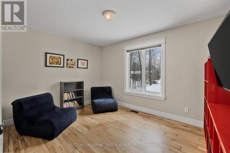 48 Tall Pines Drive Tiny ON L9M 0H4