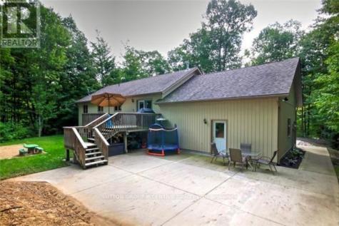 48 Tall Pines Drive Tiny ON L9M 0H4