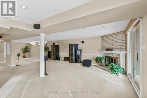 36 Ellingwood Court Markham (unionville) ON L3R 8A7