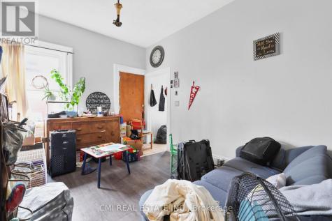 82 Marlborough Street Brantford ON N3T 2S3