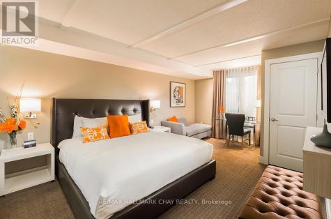 9 Harbour Street East Collingwood ON L9Y 5B5