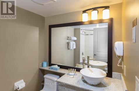 9 Harbour Street East Collingwood ON L9Y 5B5