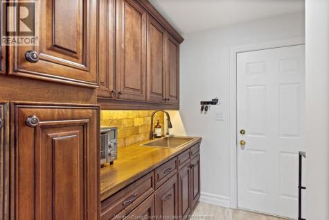 313 Crystal Bay Drive Amherstburg ON N9V 4A6
