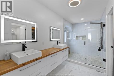 313 Crystal Bay Drive Amherstburg ON N9V 4A6