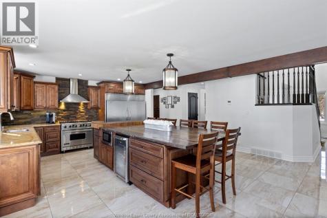 313 Crystal Bay Drive Amherstburg ON N9V 4A6