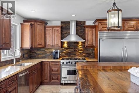 313 Crystal Bay Drive Amherstburg ON N9V 4A6