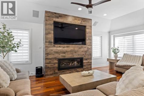 313 Crystal Bay Drive Amherstburg ON N9V 4A6