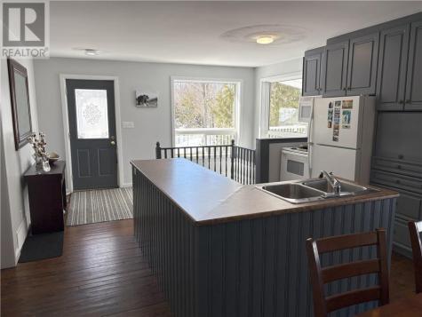 314 Perry Avenue Killarney ON P0M 2A0
